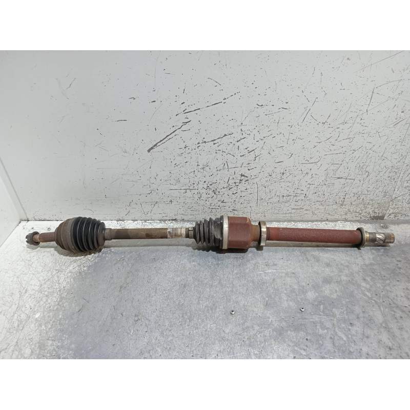 Recambio de transmision delantera derecha para renault clio iii confort dynamique referencia OEM IAM 8200499586 1.5DCi 2009