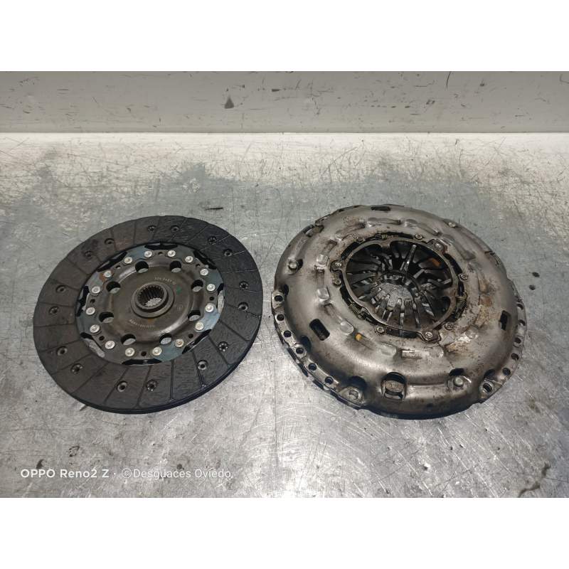 Recambio de kit embrague para kia sportage ex referencia OEM IAM 324048710  