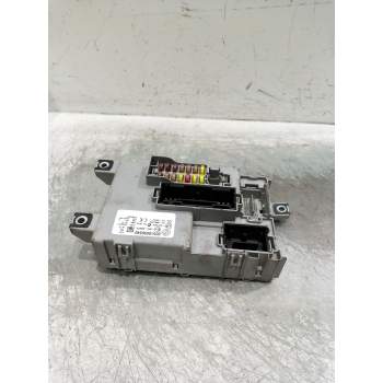 CAJA RELES / FUSIBLES 00518690940 90251692 13JTD 2009