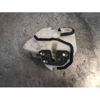 MOTOR CIERRE CENTRALIZADO TRASERO DERECHO 7126B0291 5P 2014