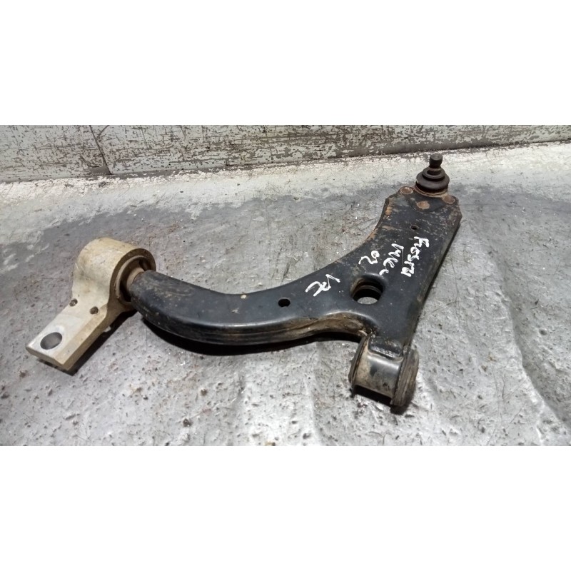 Recambio de brazo suspension inferior delantero izquierdo para ford fiesta (cbk) ambiente referencia OEM IAM   