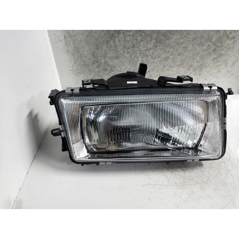 Recambio de faro derecho para audi 80 (811/813) referencia OEM IAM   