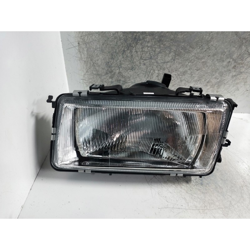 Recambio de faro izquierdo para audi 80 (811/813) referencia OEM IAM   