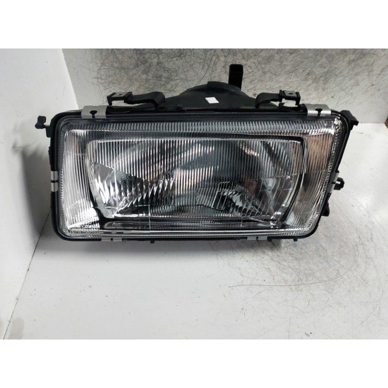 Recambio de faro izquierdo para audi 80 (811/813) referencia OEM IAM   