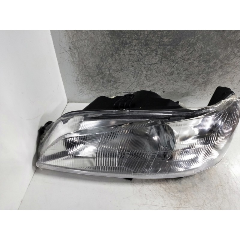 Recambio de faro izquierdo para peugeot 306 berlina 3/4/5 puertas (s2) referencia OEM IAM   