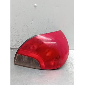 PILOTO TRASERO DERECHO 4P 1997