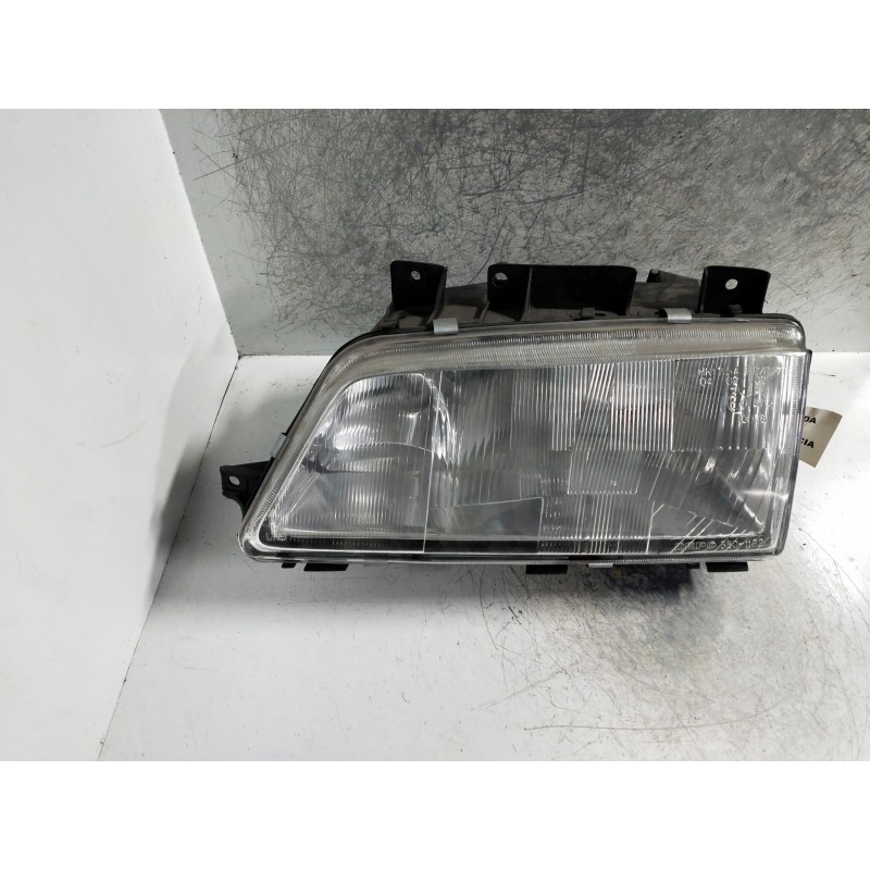 Recambio de faro izquierdo para peugeot 405 berlina referencia OEM IAM   