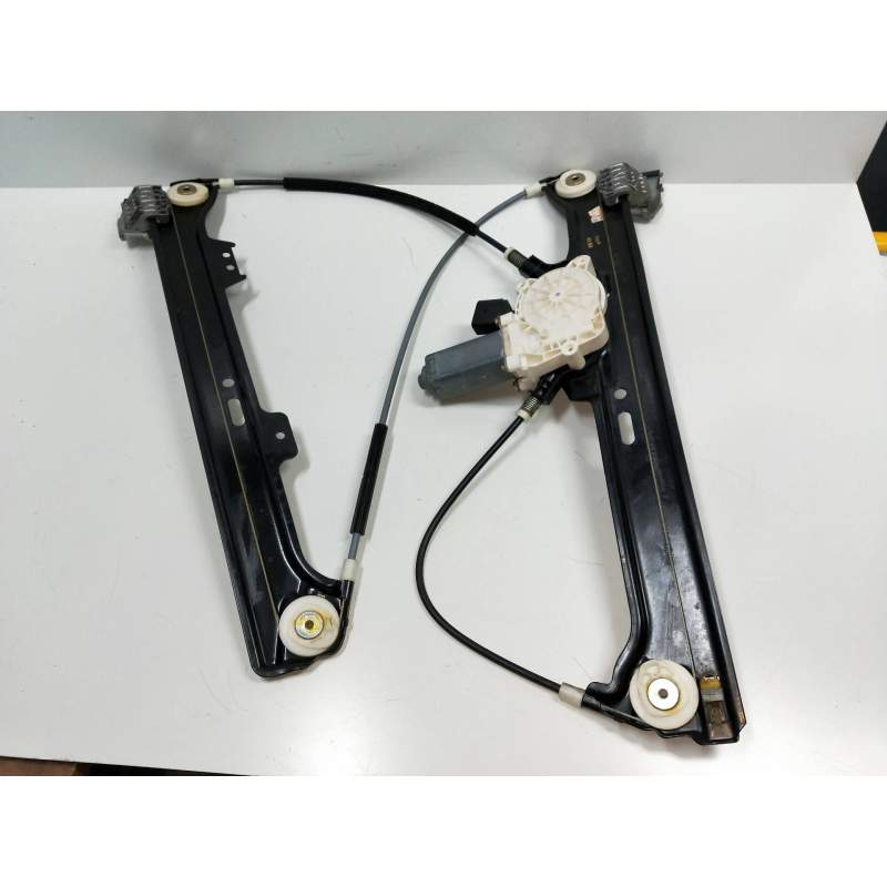 Recambio de elevalunas delantero derecho para bmw serie 5 berlina (e60) 3.0 turbodiesel cat referencia OEM IAM 6922268  