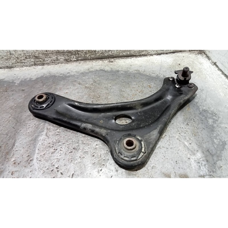 Recambio de brazo suspension inferior delantero izquierdo para citroen c3 1.4 premier referencia OEM IAM   