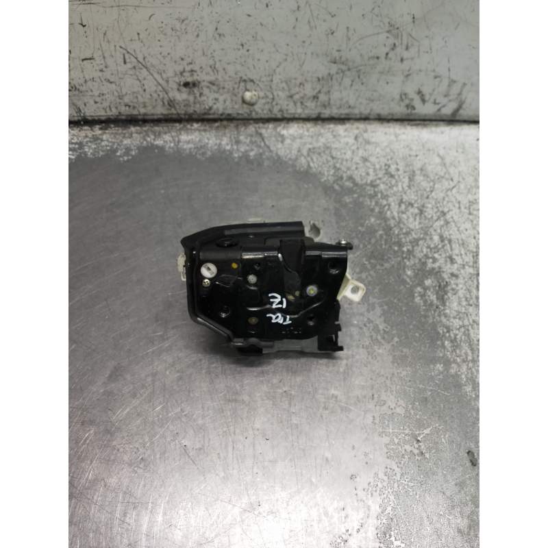 Recambio de motor cierre centralizado trasero izquierdo para audi a4 avant (8w5) advanced edition referencia OEM IAM   5P