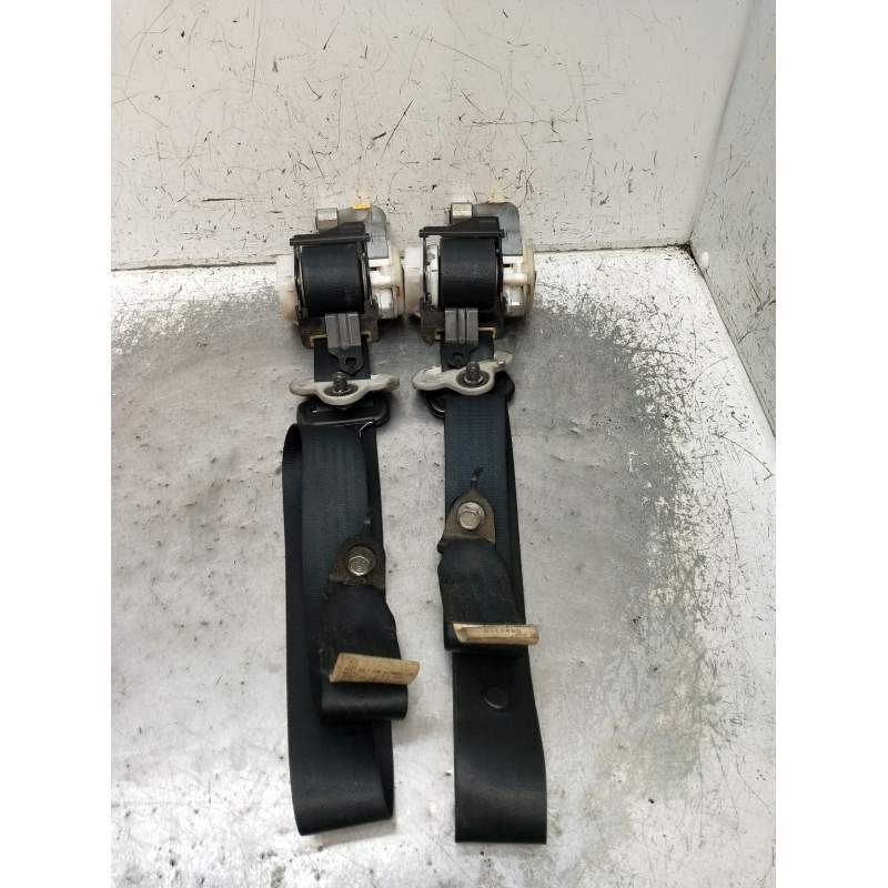 Recambio de juego cinturones delantero para mazda 5 (cr) 2.0 cd (cr19) referencia OEM IAM  5P 2005