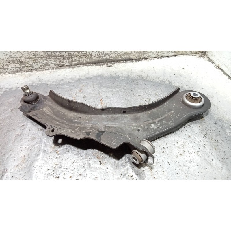 Recambio de brazo suspension inferior delantero derecho para renault captur 1.2 tce energy referencia OEM IAM   