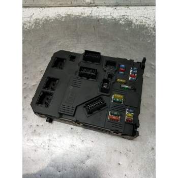 CAJA RELES / FUSIBLES 9655708480 BSIS0300 VER FOTOS 2004