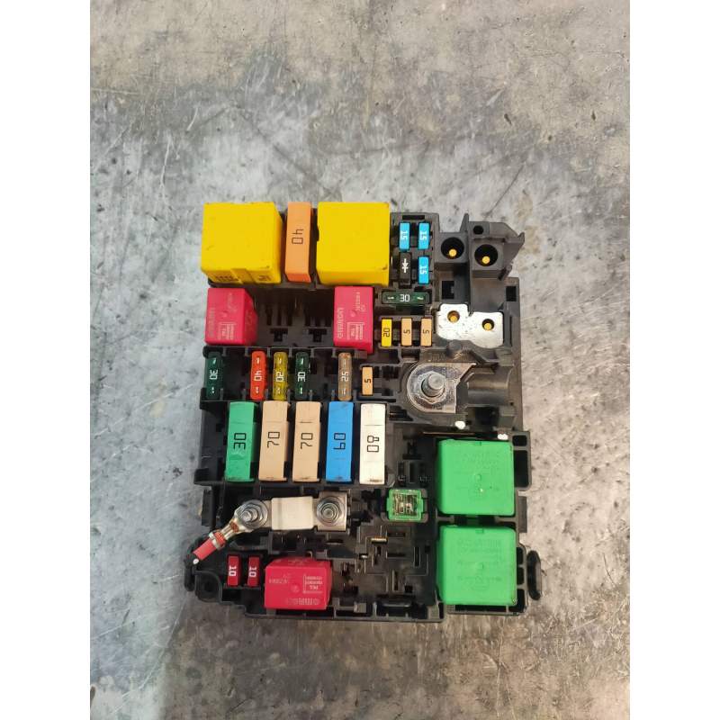 Recambio de caja reles / fusibles para citroën c4 cactus feel referencia OEM IAM 9804848480 BFRM2010 