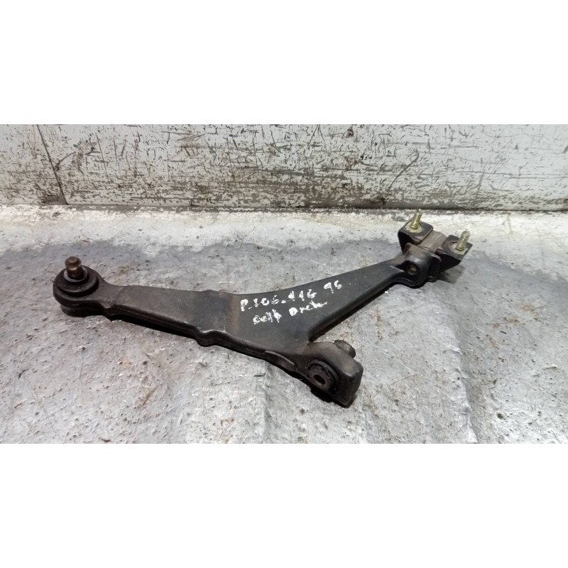 Recambio de brazo suspension inferior delantero derecho para peugeot 106 (s2) kid referencia OEM IAM   