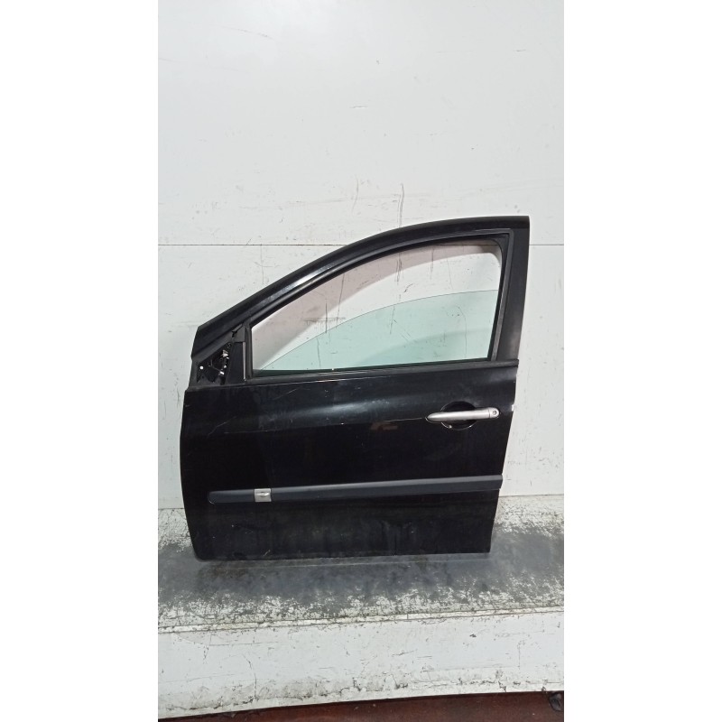 Recambio de puerta delantera izquierda para renault clio iii confort dynamique referencia OEM IAM   5P