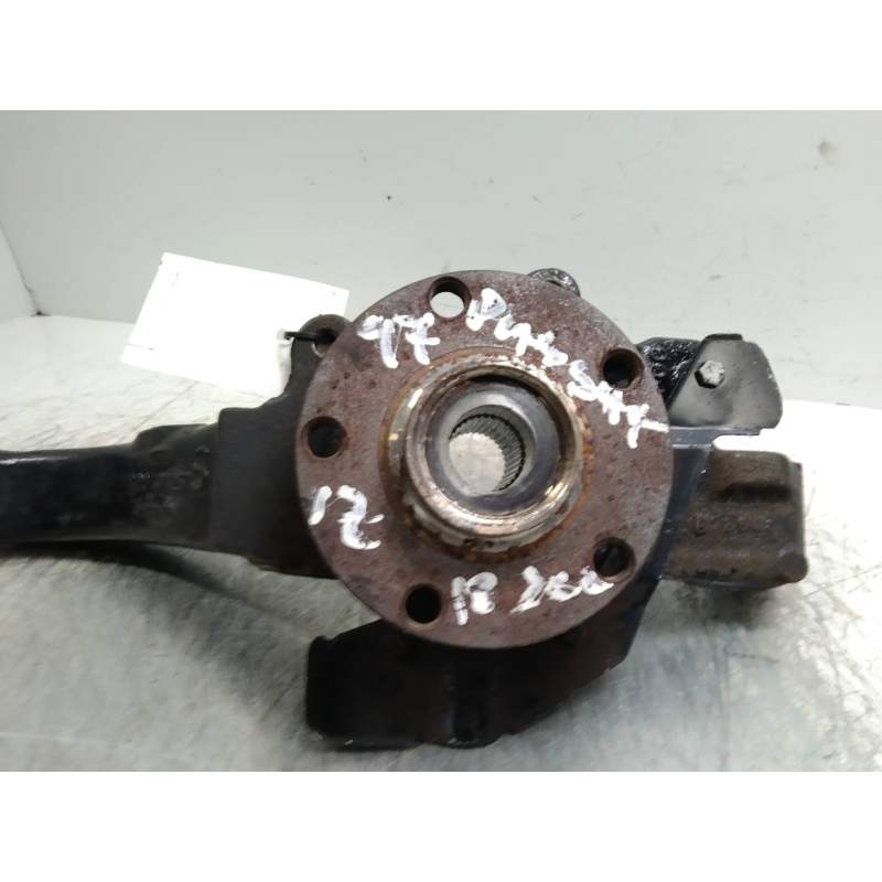 Recambio de mangueta delantera izquierda para volkswagen passat berlina (3b2) 1.8 referencia OEM IAM  18G 1997