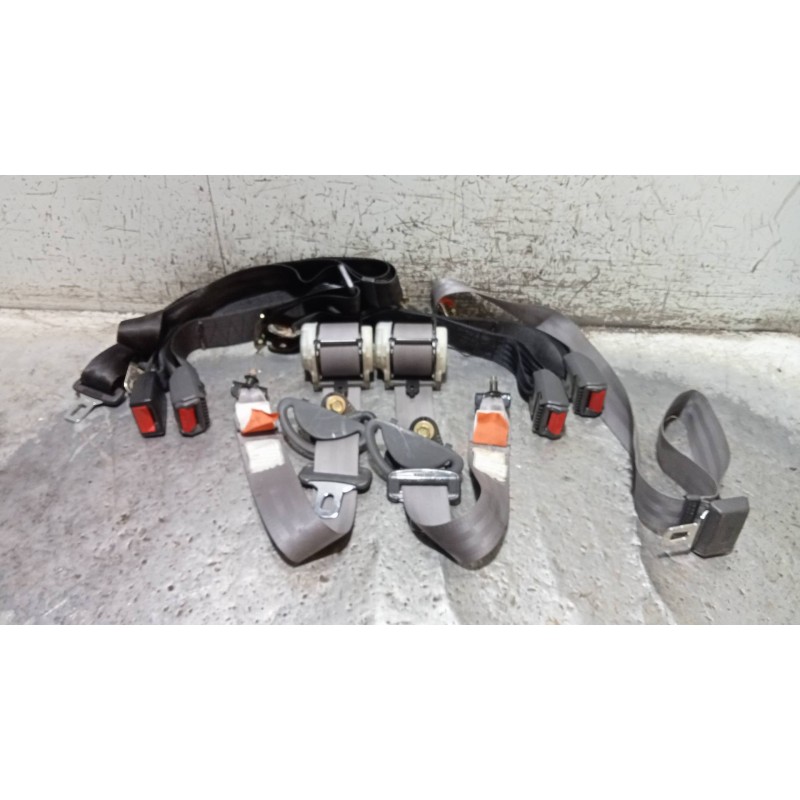 Recambio de juego cinturones trasero para nissan pathfinder (r50) 3.3 v6 referencia OEM IAM   