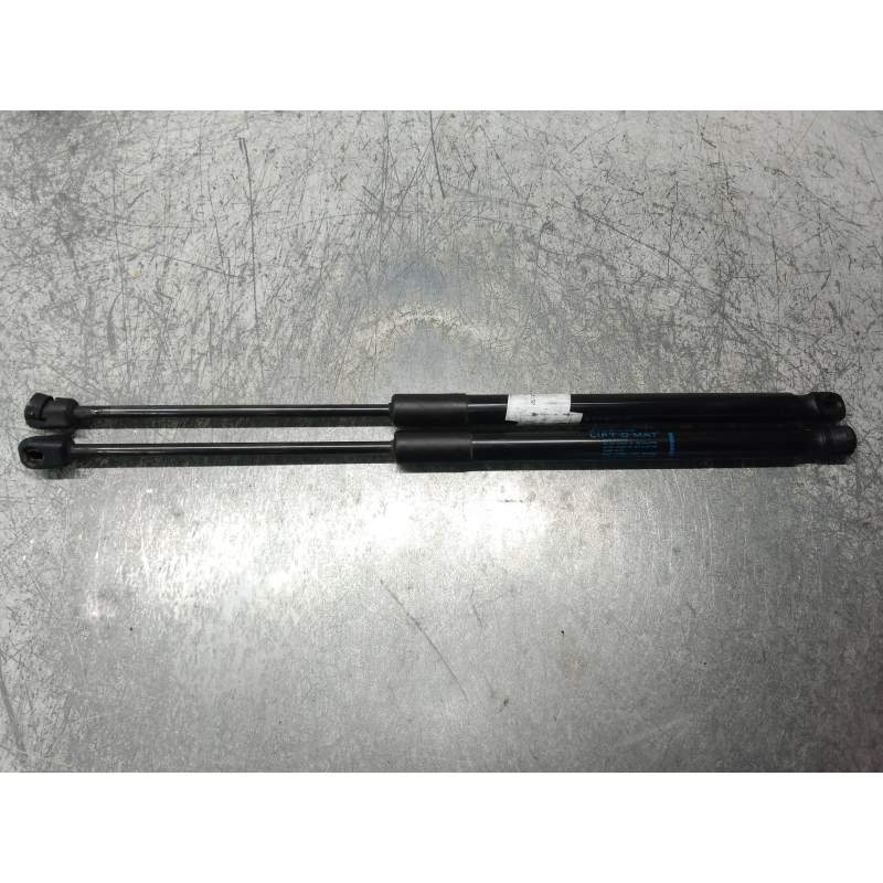 Recambio de amortiguadores maletero / porton para renault clio grandtour dynamique referencia OEM IAM 8200583852  05