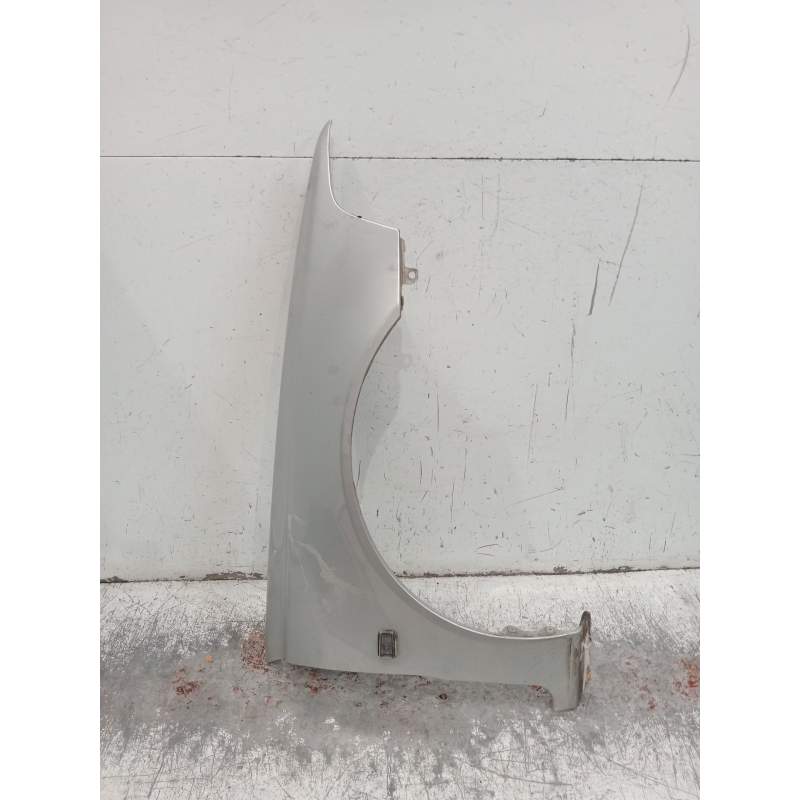 Recambio de aleta delantera derecha para volvo v40 station wagon (645) 1.9 di referencia OEM IAM   2000