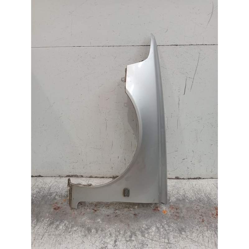 Recambio de aleta delantera izquierda para volvo v40 station wagon (645) 1.9 di referencia OEM IAM   2000