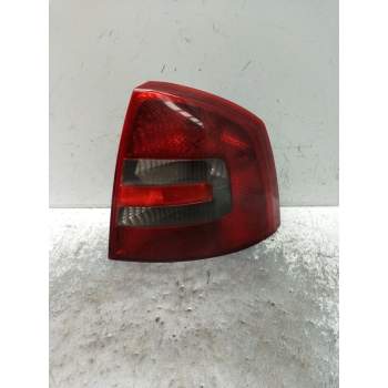 PILOTO TRASERO DERECHO 1Z5945096A 1Z5945112A 2004
