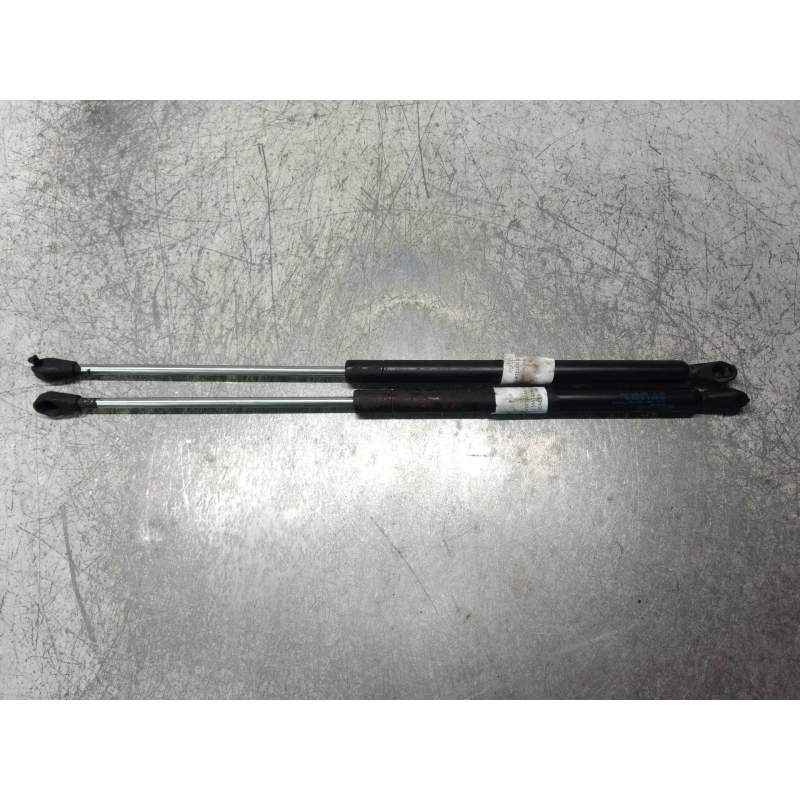 Recambio de amortiguadores capo para tata safari 1.9 td referencia OEM IAM 269988700133  