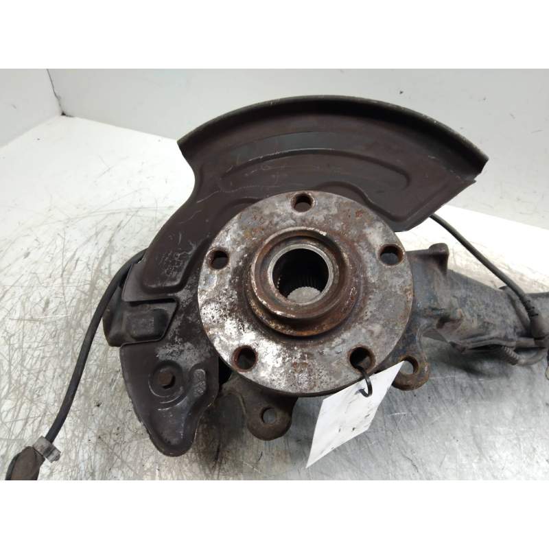 Recambio de mangueta delantera izquierda para volkswagen passat berlina (3b3) 2.5 v6 tdi referencia OEM IAM  25TDI 2001