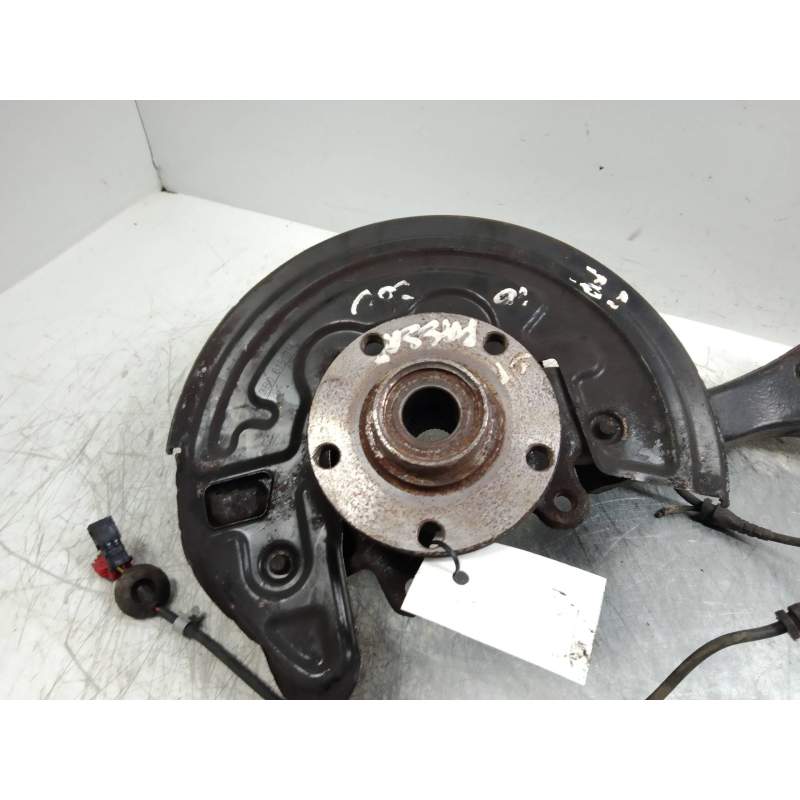 Recambio de mangueta delantera izquierda para volkswagen passat berlina (3b3) advance referencia OEM IAM  20G 2001