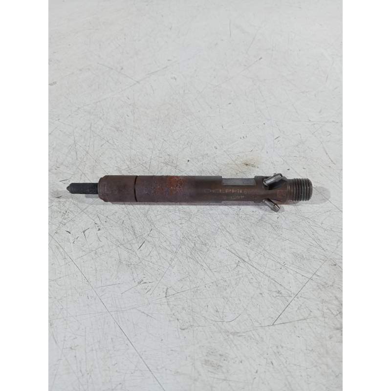 Recambio de inyector para ford fiesta berlina (dx) básico referencia OEM IAM TJBB01702D  DELPHI