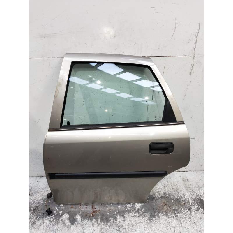 Recambio de puerta trasera izquierda para opel vectra b berlina referencia OEM IAM  4P B/95