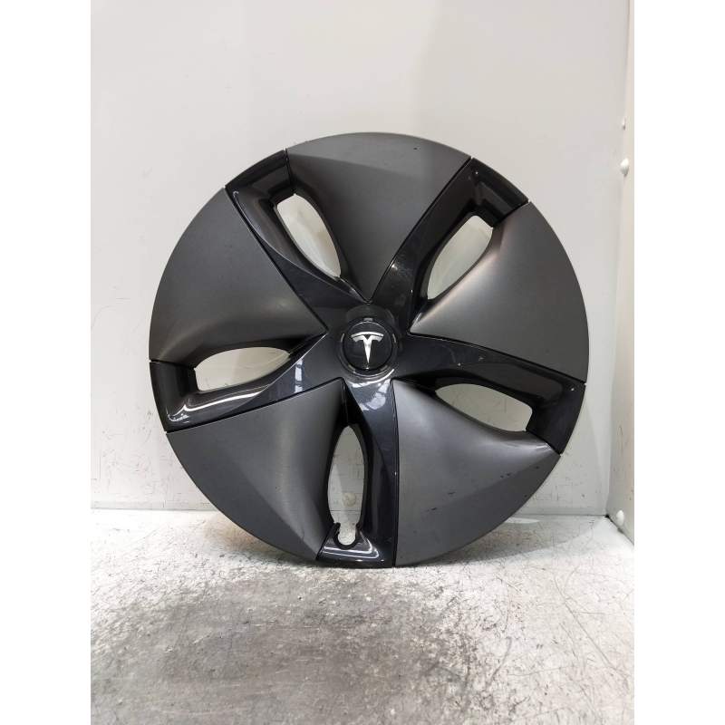 Recambio de tapacubos para tesla model 3 referencia OEM IAM   UNA TAPA
