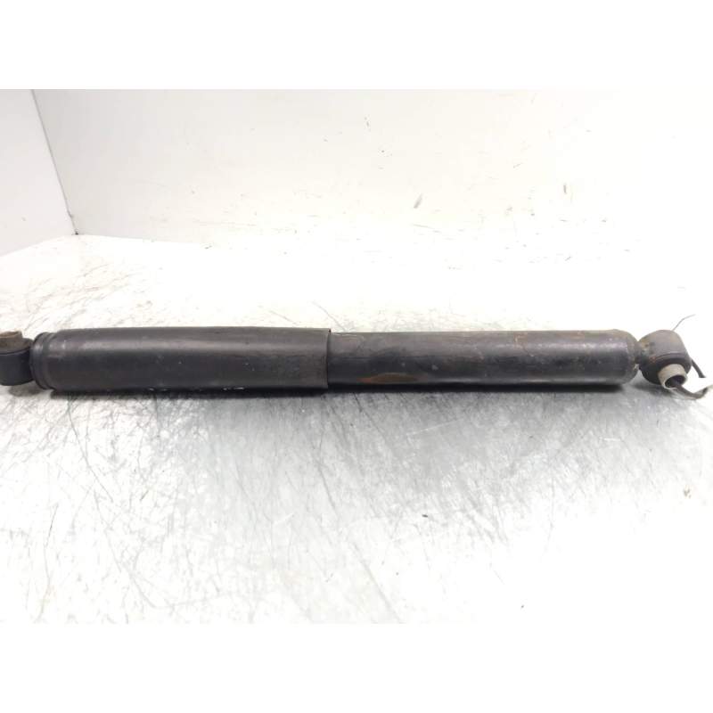 Recambio de amortiguador trasero para nissan cabstar e 3.0 d referencia OEM IAM   
