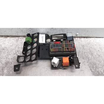 CAJA RELES / FUSIBLES 9568084080 