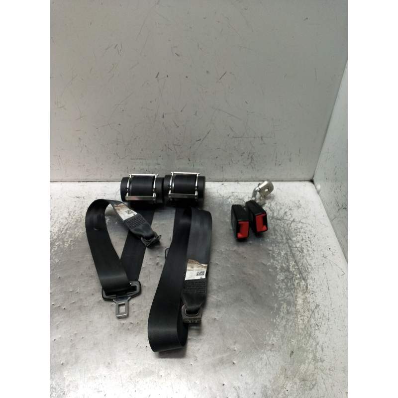 Recambio de juego cinturones trasero para volkswagen passat cc b6 (357) 2.0 tdi referencia OEM IAM  4P 2008