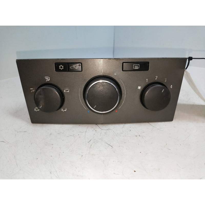 Recambio de mando calefaccion / aire acondicionado para opel zafira b cosmo referencia OEM IAM 90151317  2005