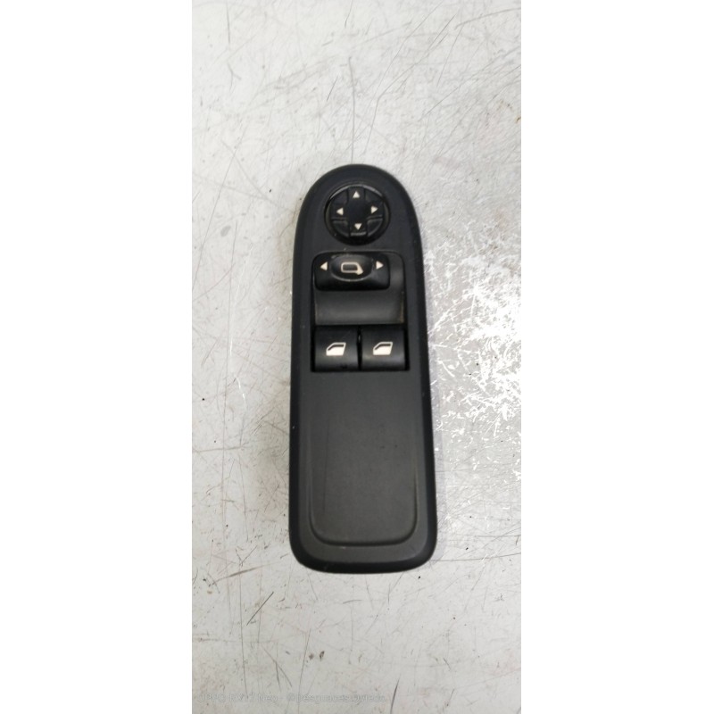 Recambio de mando elevalunas delantero izquierdo para peugeot 308 confort referencia OEM IAM 96585186XT  