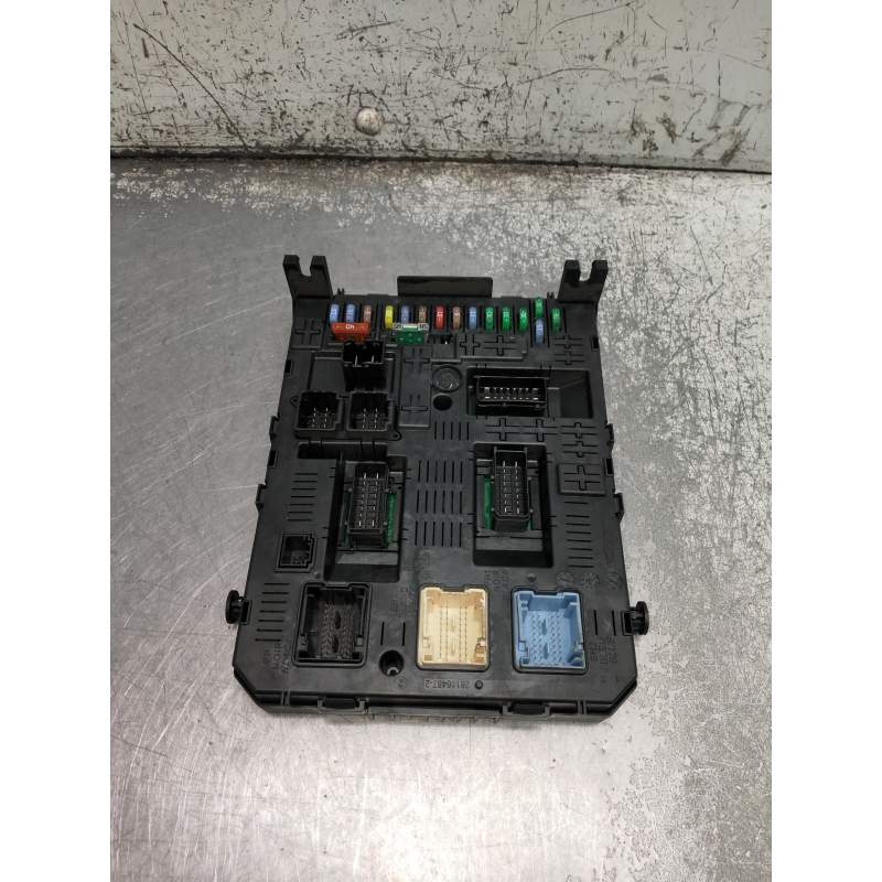 Recambio de caja reles / fusibles para citroën c4 berlina referencia OEM IAM 281208364 F03436207 2004