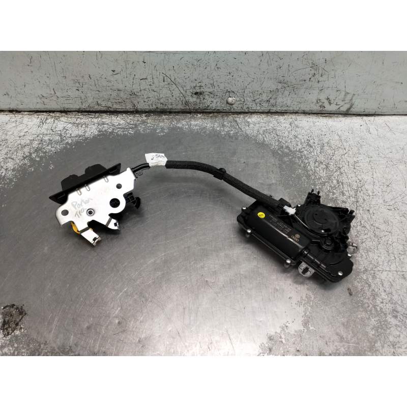 Recambio de motor cierre centralizado porton para audi a4 avant (8w5) advanced edition referencia OEM IAM 3V5827887B  