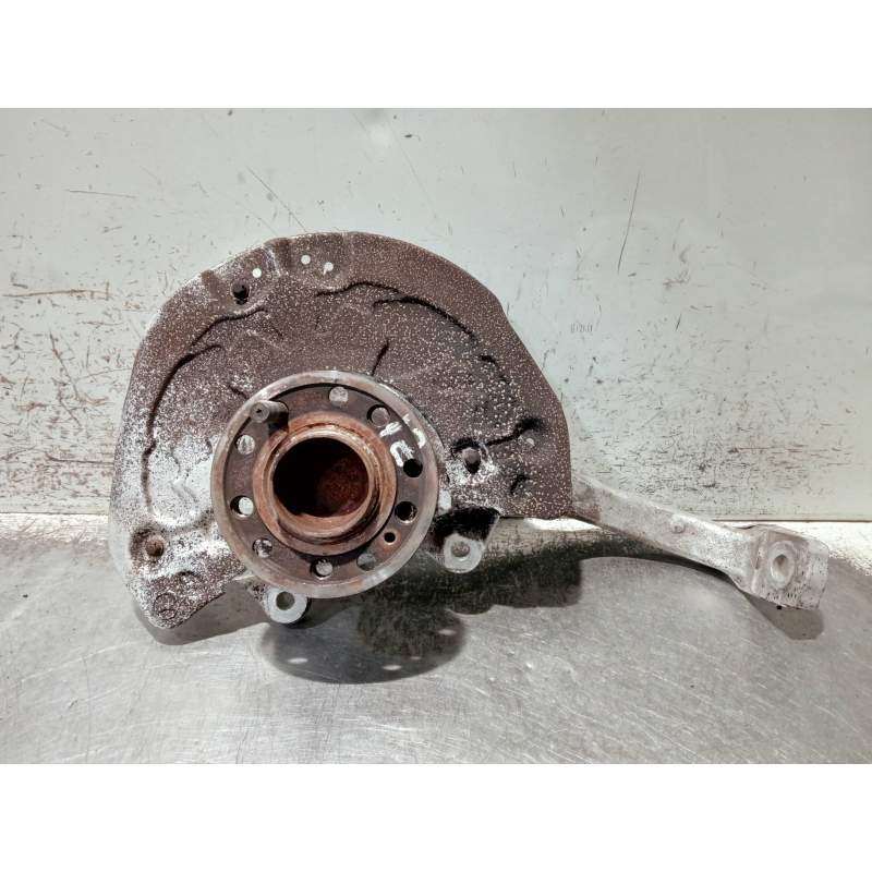 Recambio de mangueta delantera izquierda para mercedes-benz clase c (w205) lim. referencia OEM IAM 2052100  