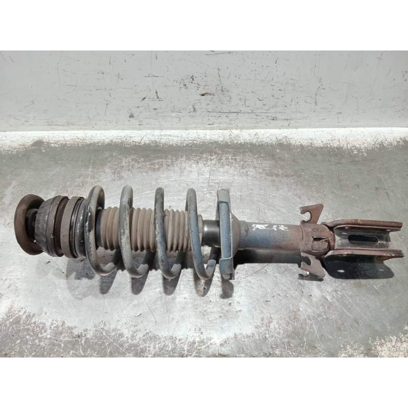 Recambio de amortiguador delantero izquierdo para mercedes-benz vito (w638) combi referencia OEM IAM A6383200913  