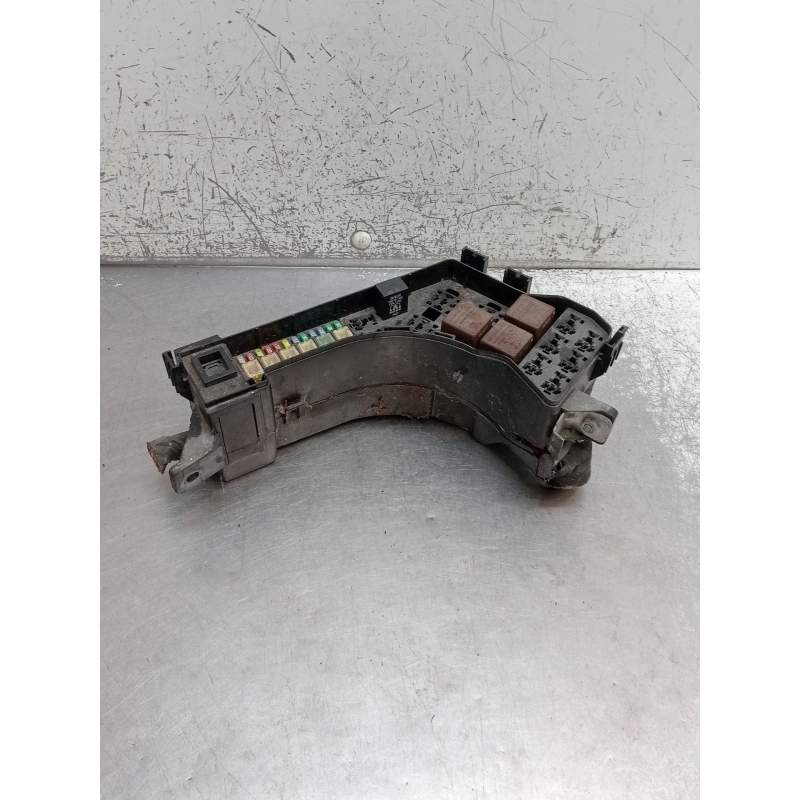 Recambio de caja reles / fusibles para tata indica vista 1.3 crdi referencia OEM IAM 287154640156 14003211 2012
