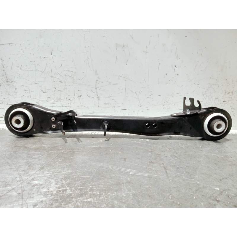 Recambio de brazo suspension inferior trasero derecho para volkswagen caddy furgón/kombi referencia OEM IAM 5R3505224D  