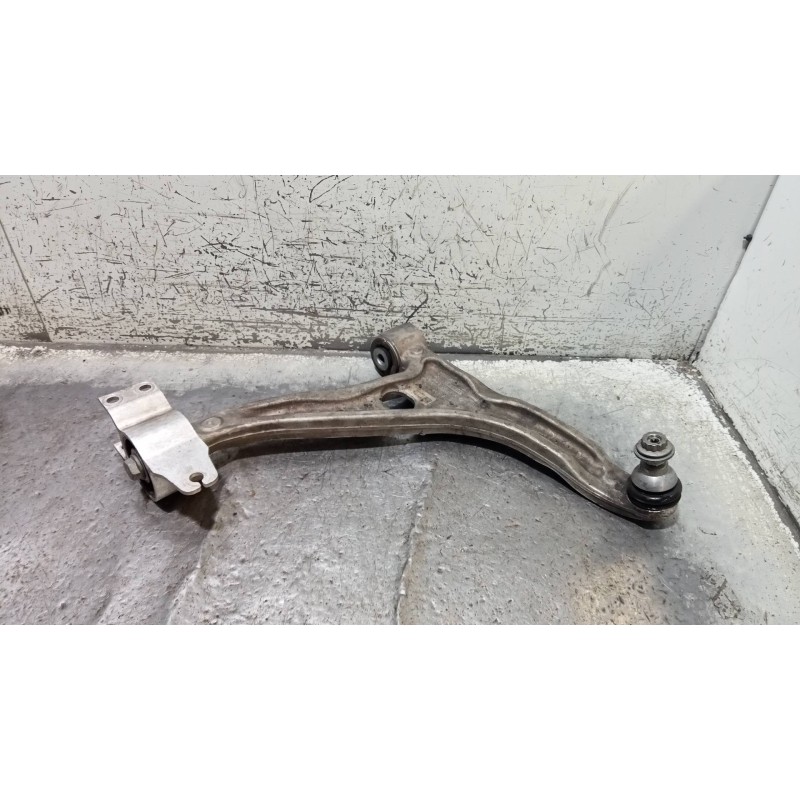 Recambio de brazo suspension inferior delantero derecho para mercedes clase a berlina (bm 177) a 180 d (177.103) referencia OEM 