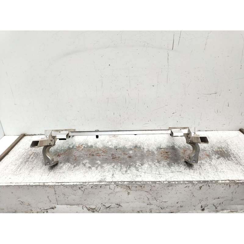 Recambio de refuerzo paragolpes delantero para infiniti q30 2.2 d referencia OEM IAM  INFERIOR 