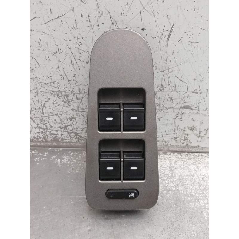 Recambio de mando elevalunas delantero izquierdo para tata indica vista 1.3 crdi referencia OEM IAM 299104565  2012