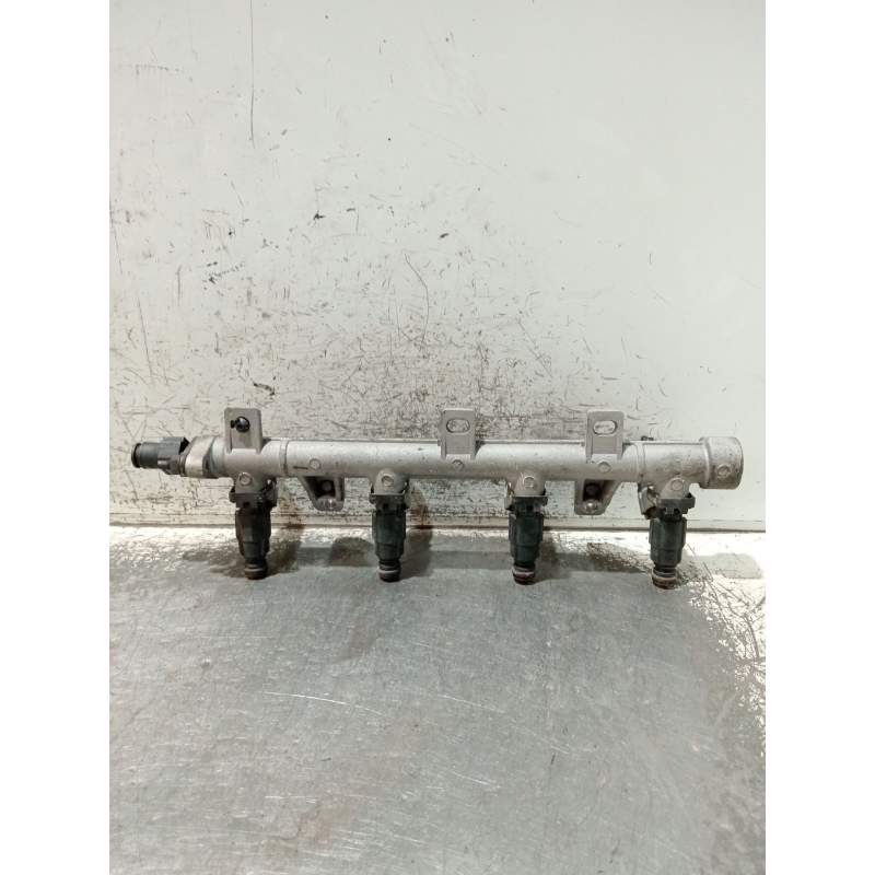 Recambio de rampa inyectora para hyundai matrix (fc) 1.6 gls referencia OEM IAM  16G 2004