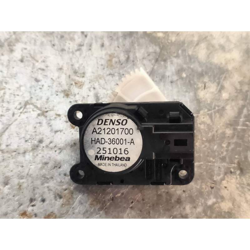 Recambio de motor apertura trampillas climatizador para renault captur xmod referencia OEM IAM A21201700 251016 
