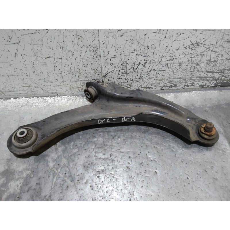 Recambio de brazo suspension inferior delantero derecho para renault clio iv business referencia OEM IAM   