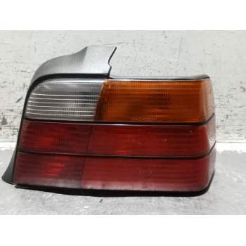PILOTO TRASERO DERECHO 4P 1994